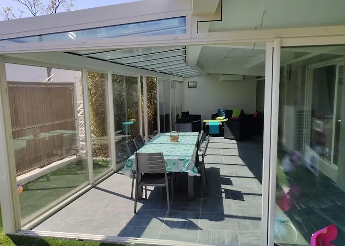 Superbe Rez De Jardin A 10 Minutes Des Plages